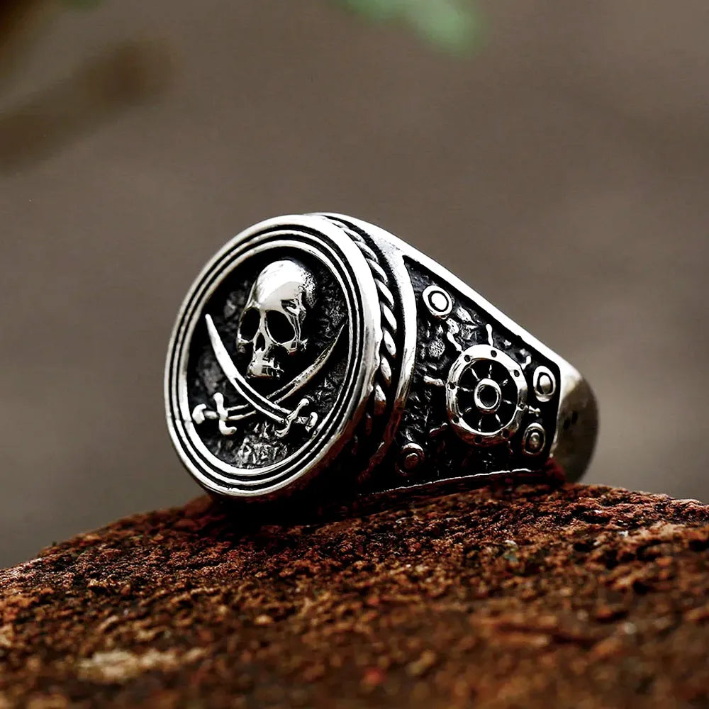 Pirate Skull Ring – Retro Gothic Nautical Jewelry for Men & Women