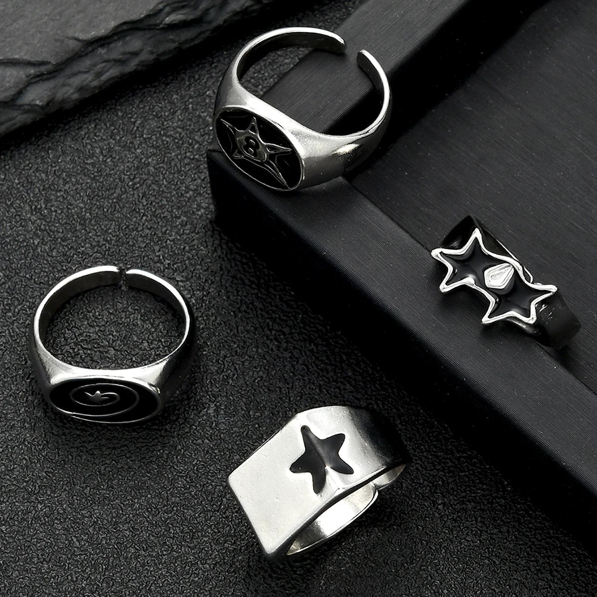 Black Star Rings Set – 4-Piece Y2K Punk Geometric Jewelry