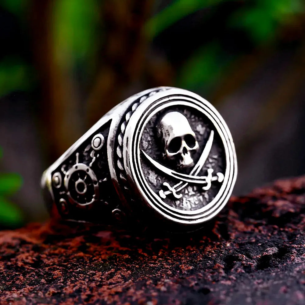 Pirate Skull Ring – Retro Gothic Nautical Jewelry for Men & Women