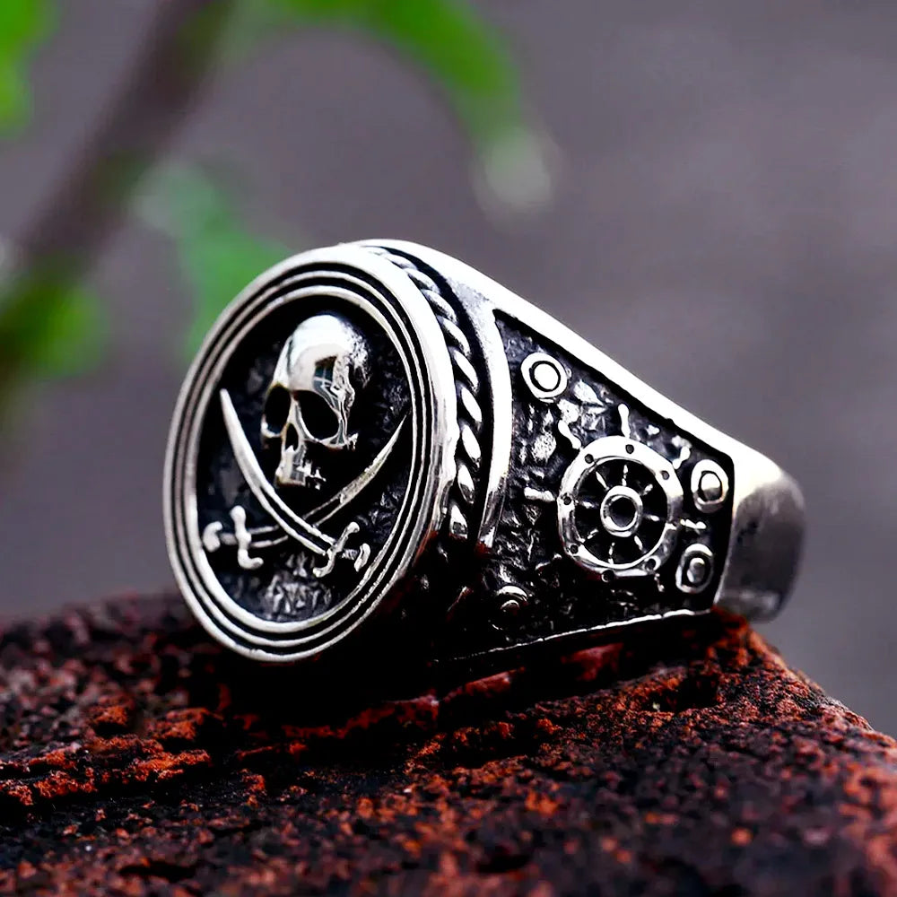 Pirate Skull Ring – Retro Gothic Nautical Jewelry for Men & Women